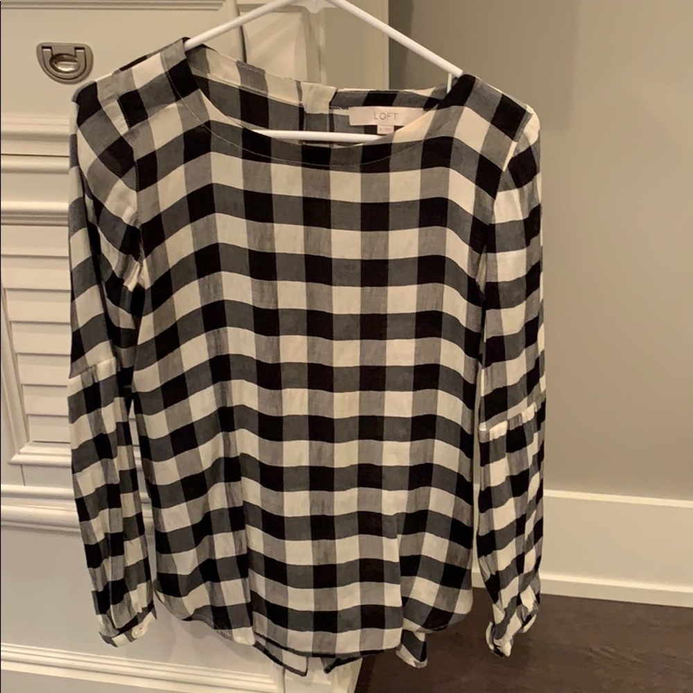 Loft blouse with balloon sleeves and button detail